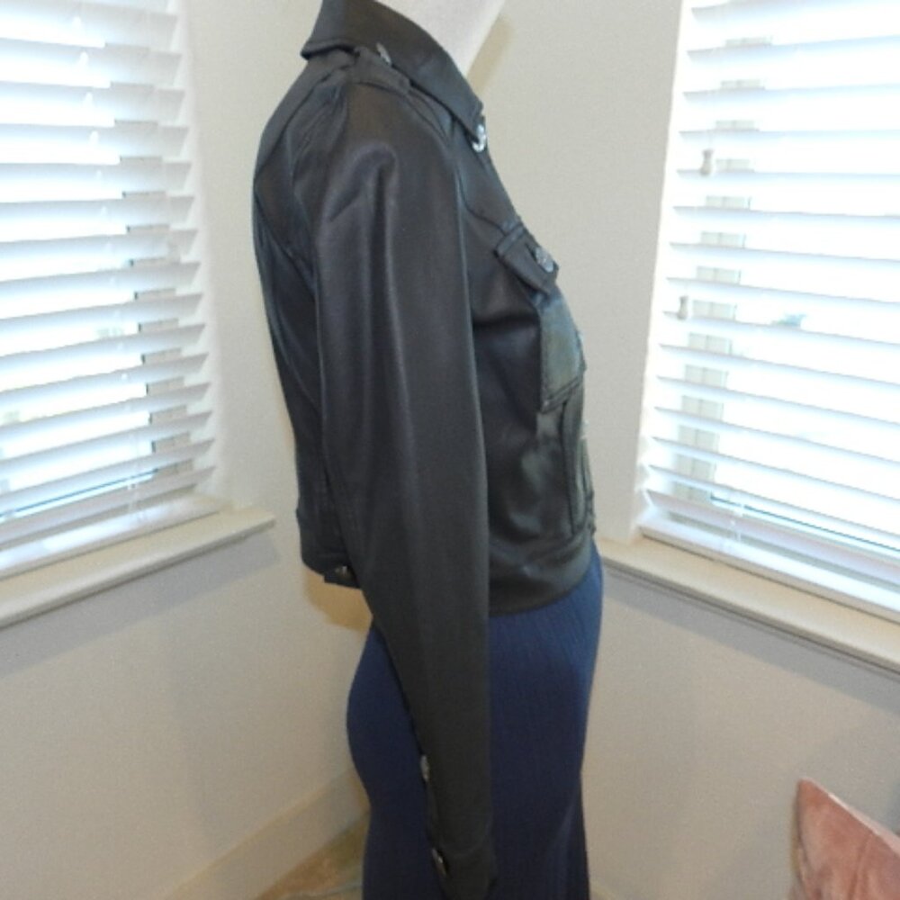 White House Black Market Black Coated Denim Cropped Pocket Jacket Size 4P - Picture 6 of 16